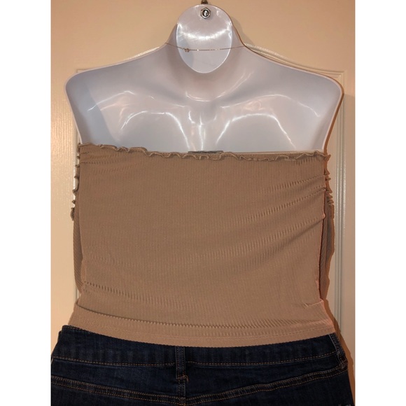 Charlotte Russe Lettuce Edge off the shoulder top - Picture 3 of 4